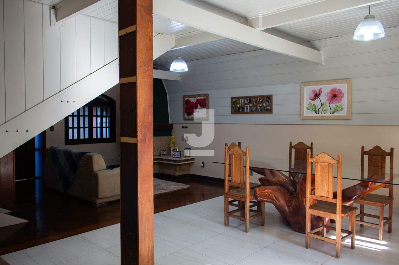 Casa à venda com 3 quartos, 200m² - Foto 4