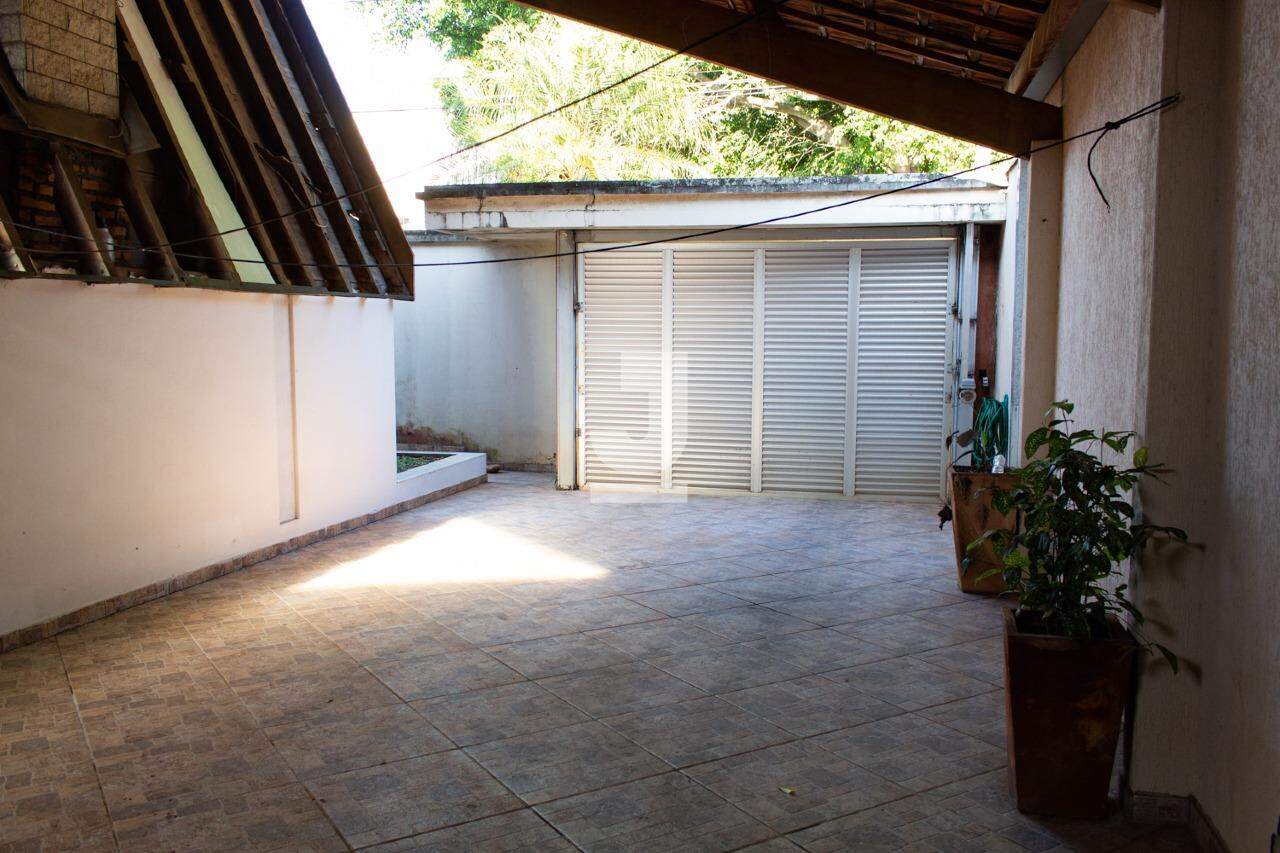 Casa à venda com 3 quartos, 200m² - Foto 48