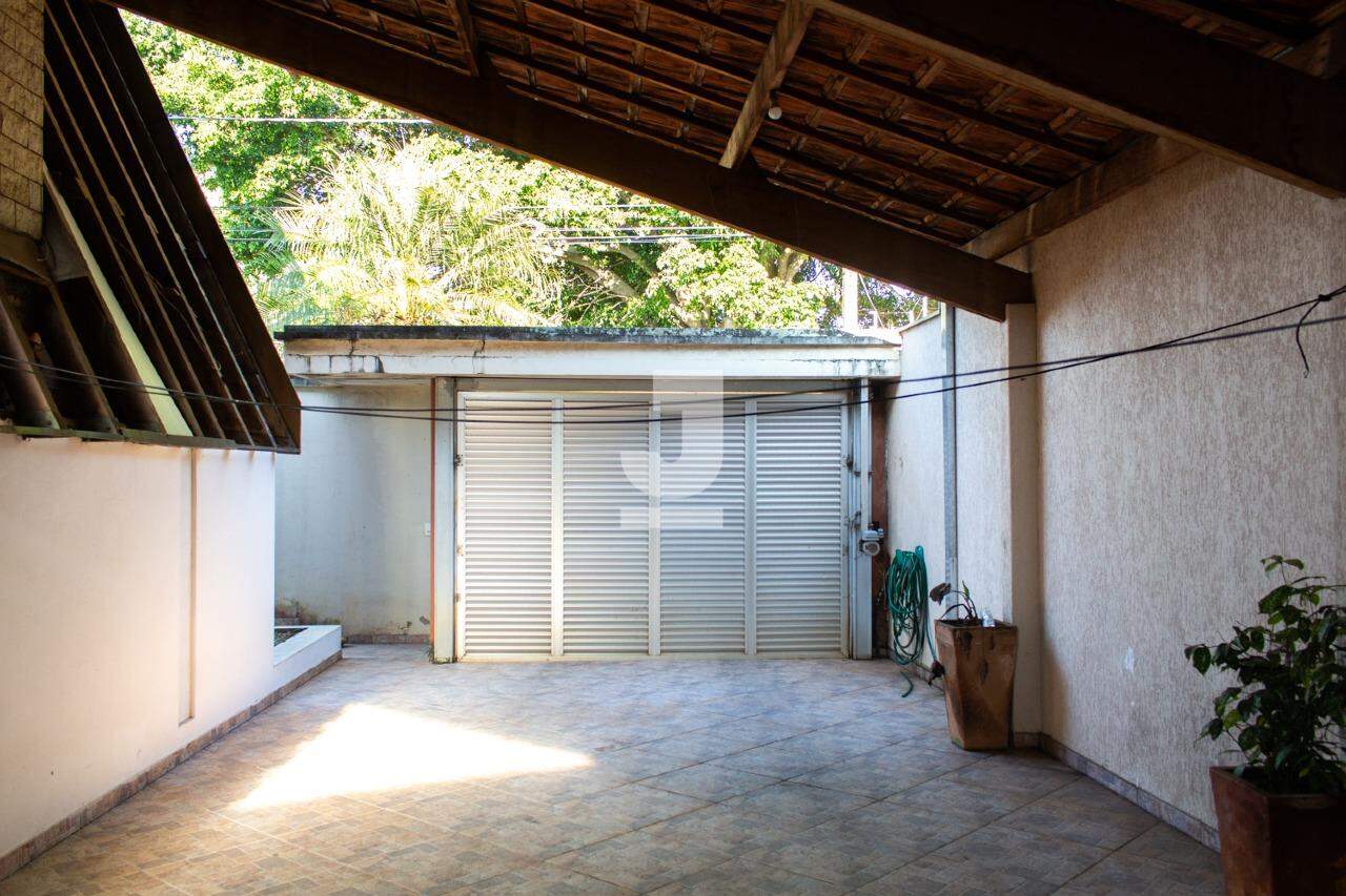 Casa à venda com 3 quartos, 200m² - Foto 46