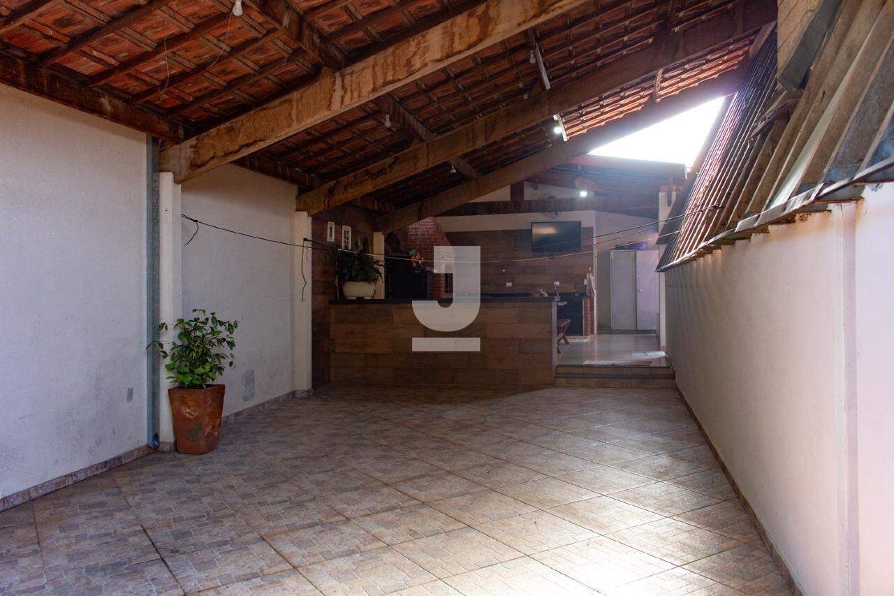 Casa à venda com 3 quartos, 200m² - Foto 49