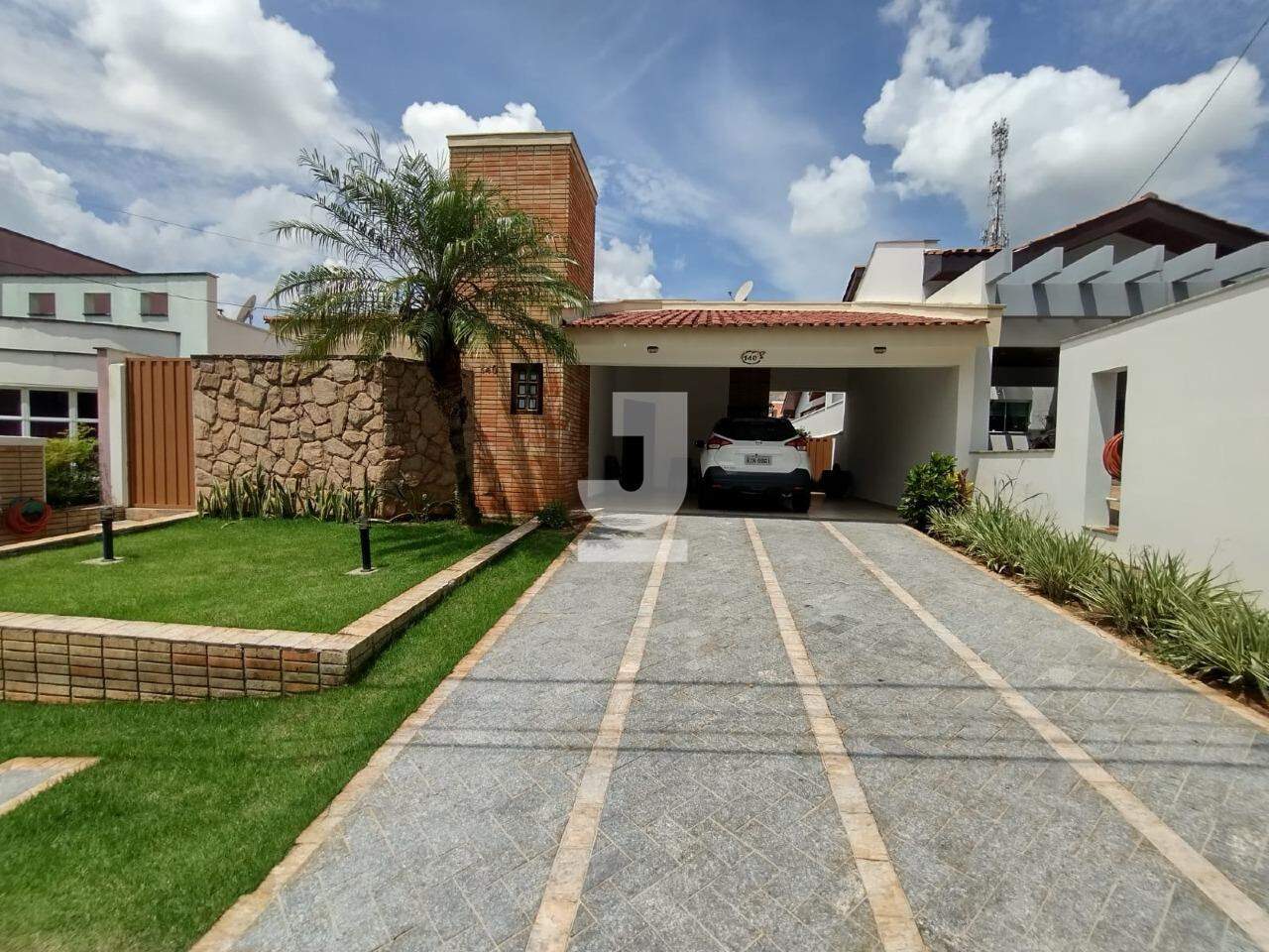 Casa de Condomínio à venda com 3 quartos, 193m² - Foto 1