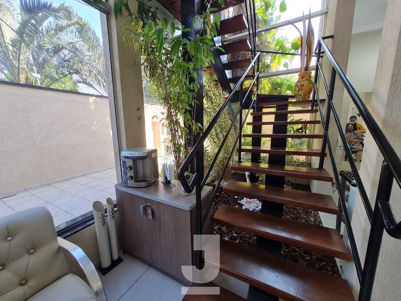 Casa para alugar com 3 quartos, 254m² - Foto 4