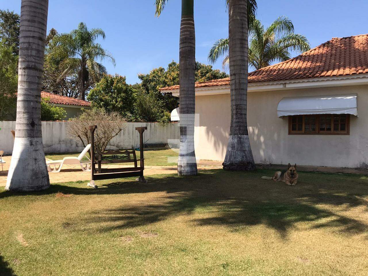 Casa à venda com 4 quartos, 203m² - Foto 1