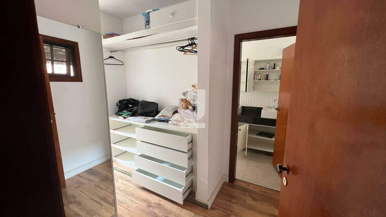 Casa à venda com 3 quartos, 271m² - Foto 25