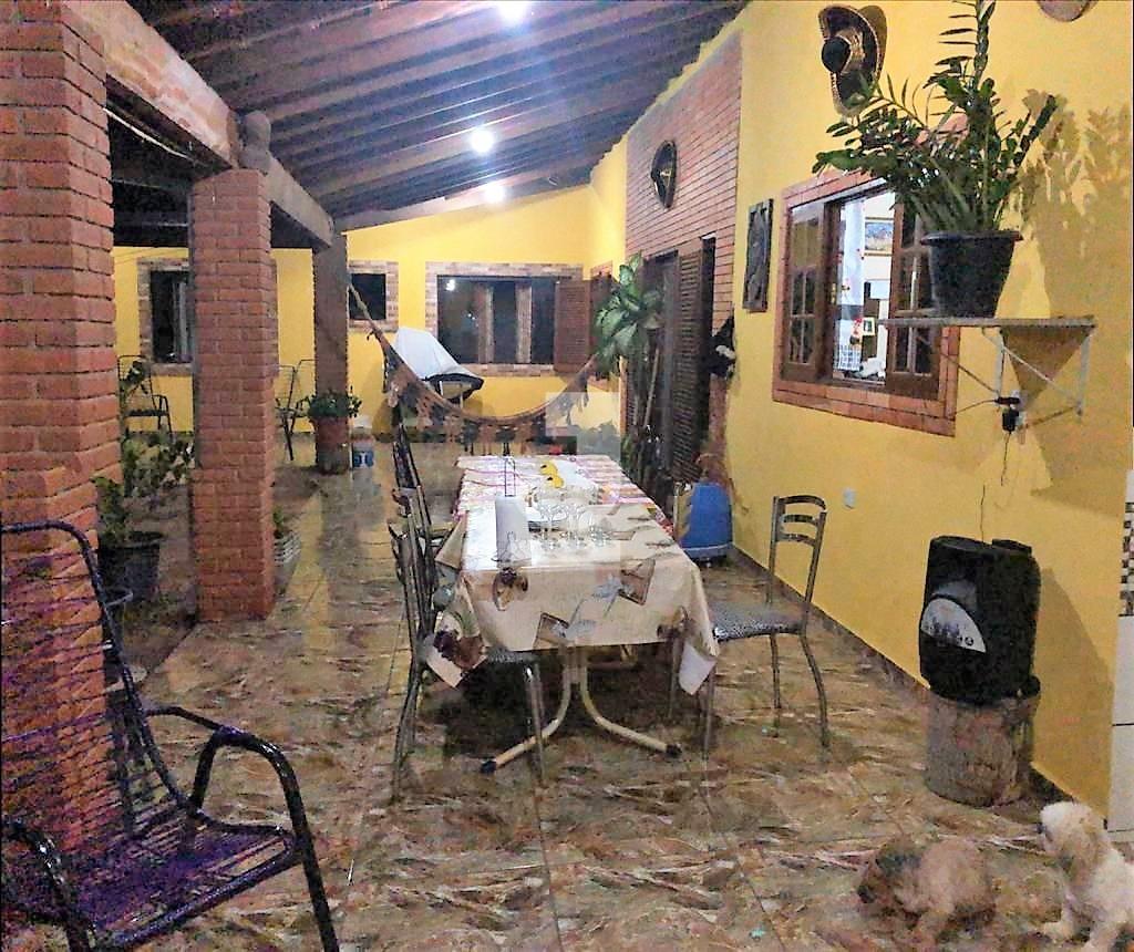 Fazenda à venda com 3 quartos, 165m² - Foto 1