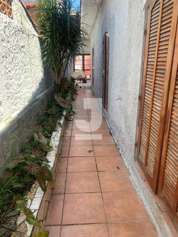 Casa à venda com 3 quartos, 250m² - Foto 11