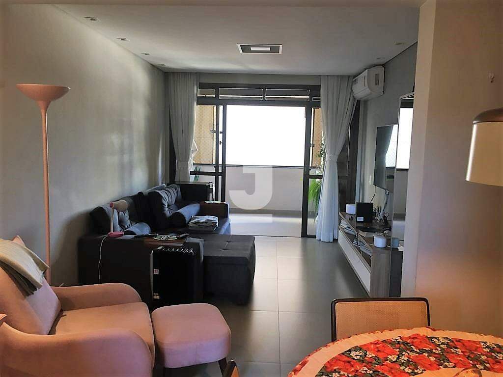 Apartamento à venda com 3 quartos, 121m² - Foto 1