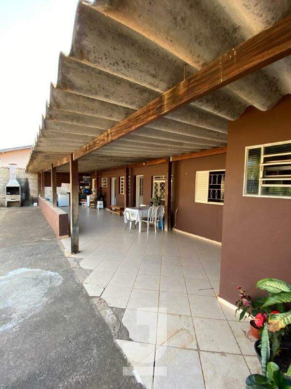 Casa à venda com 2 quartos, 70m² - Foto 1