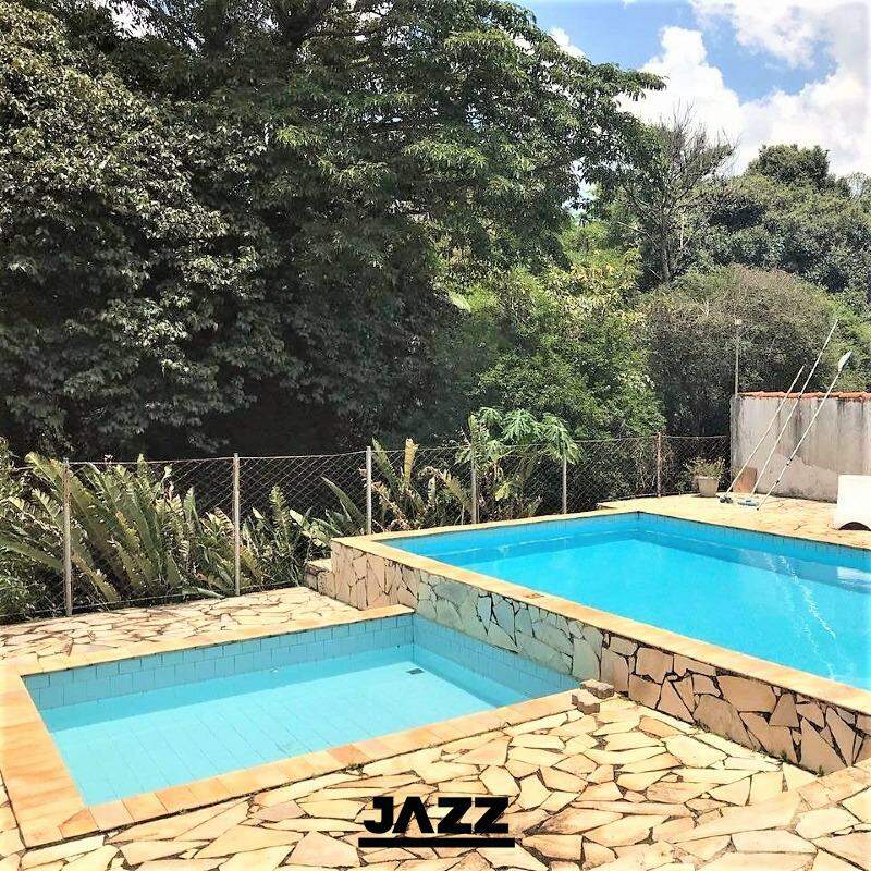 Fazenda à venda com 3 quartos, 212m² - Foto 1