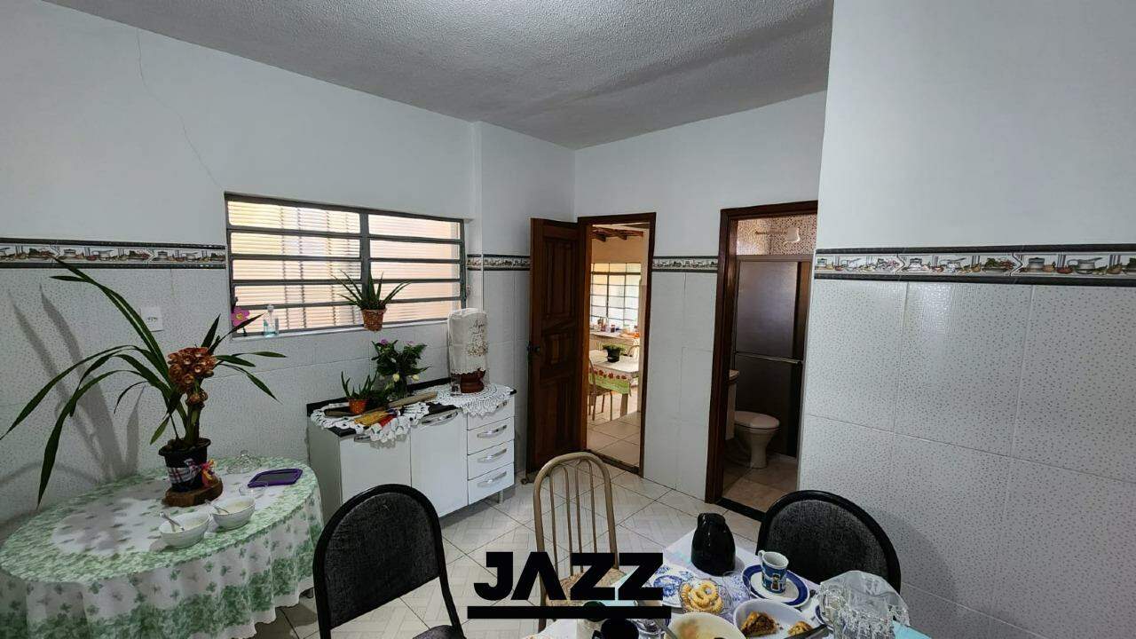 Casa à venda com 3 quartos, 132m² - Foto 4