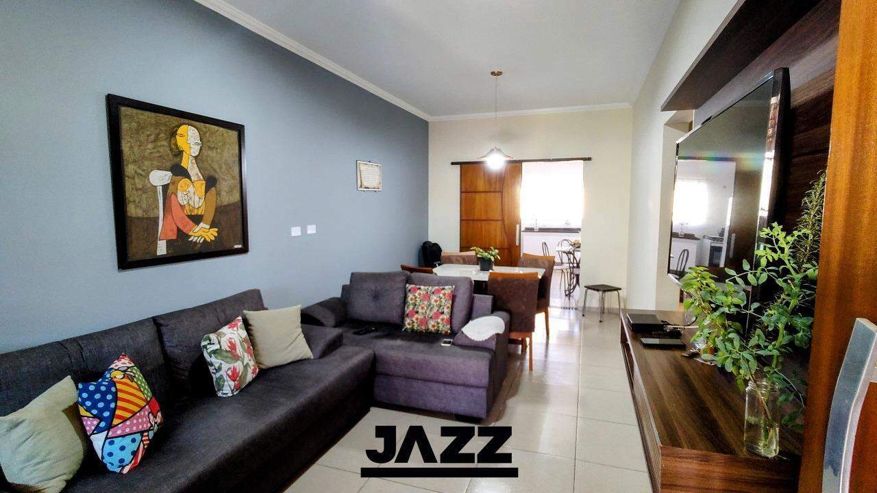 Casa à venda com 2 quartos, 130m² - Foto 1