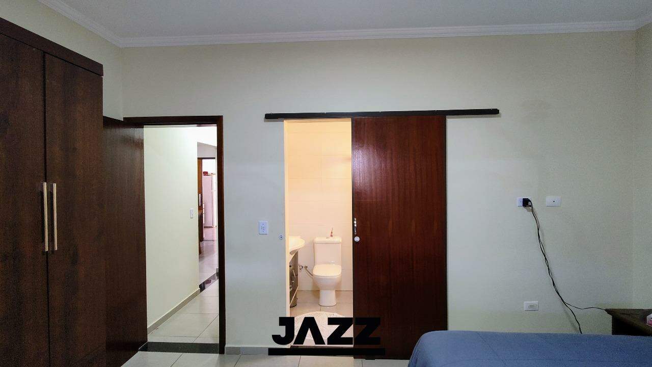 Casa à venda com 2 quartos, 130m² - Foto 12