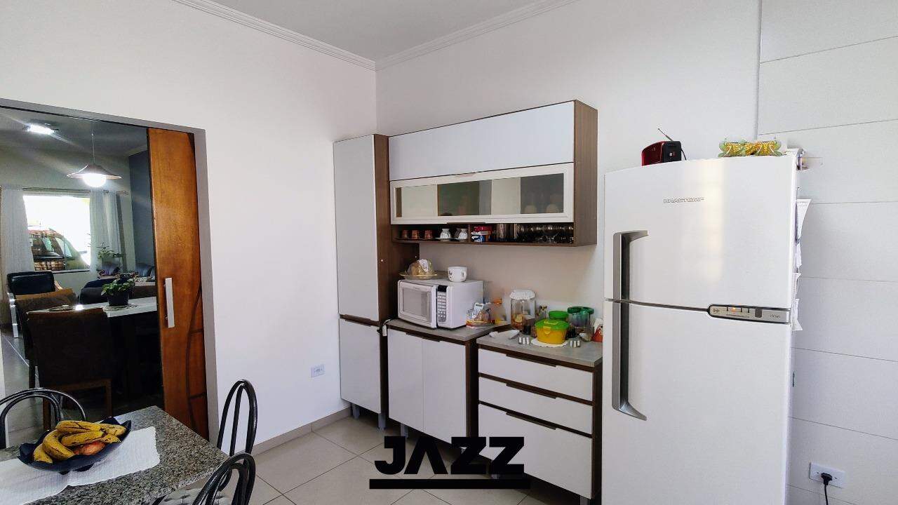 Casa à venda com 2 quartos, 130m² - Foto 7