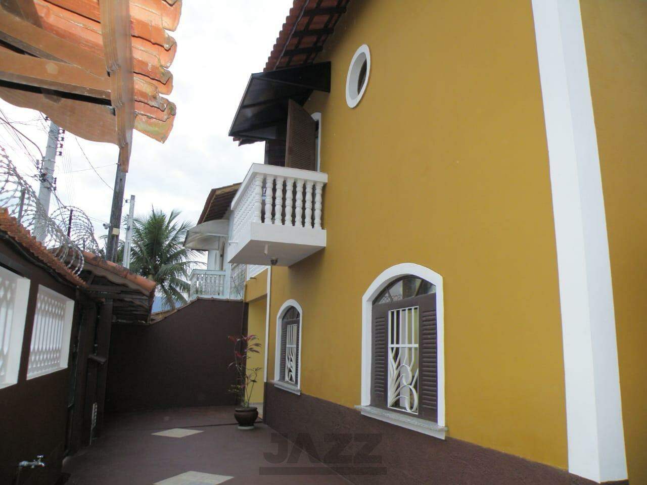 Casa à venda com 3 quartos, 169m² - Foto 2