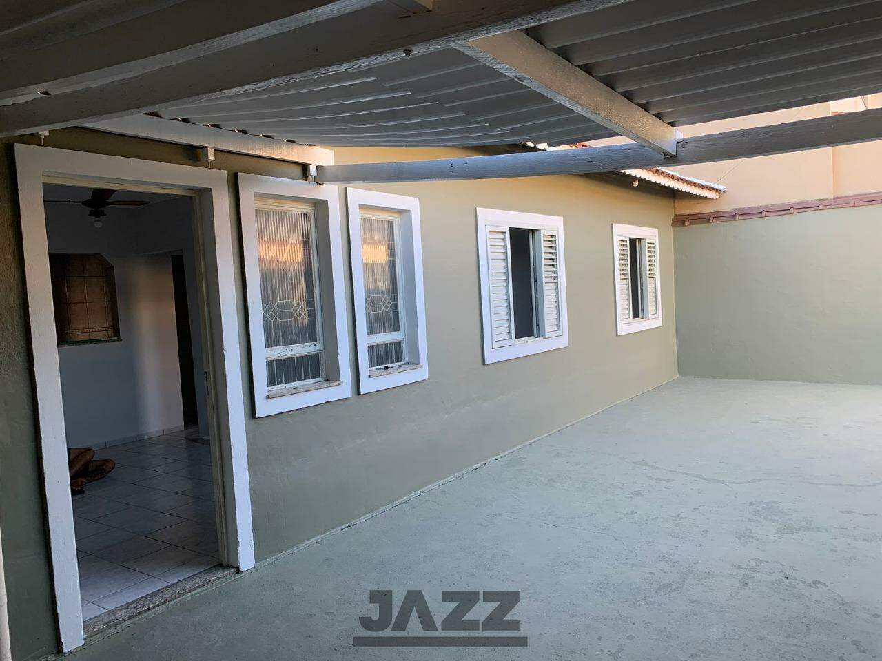 Casa à venda com 2 quartos, 75m² - Foto 1