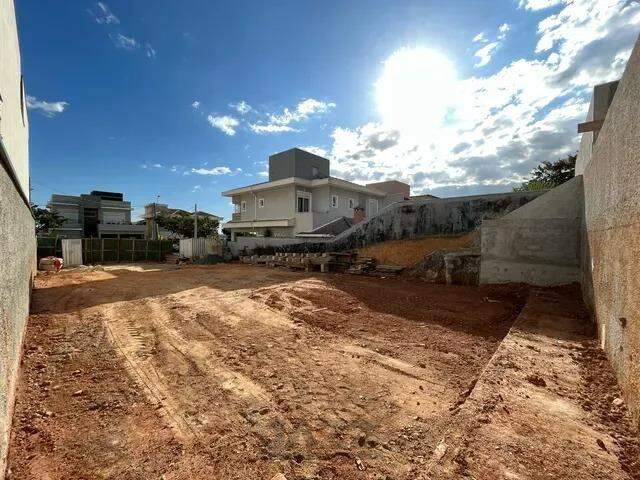 Terreno à venda, 360m² - Foto 1