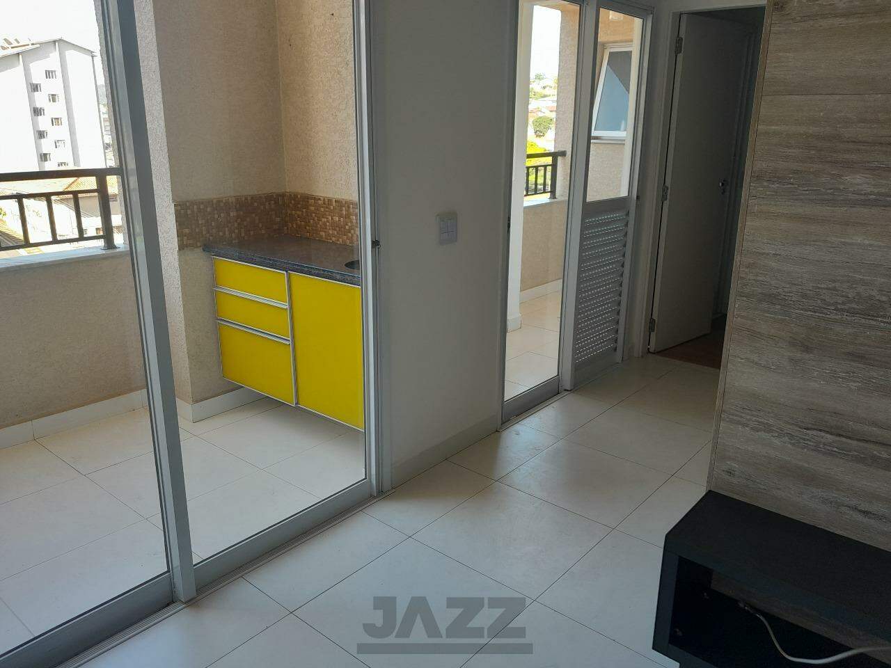 Apartamento à venda com 2 quartos, 68m² - Foto 2