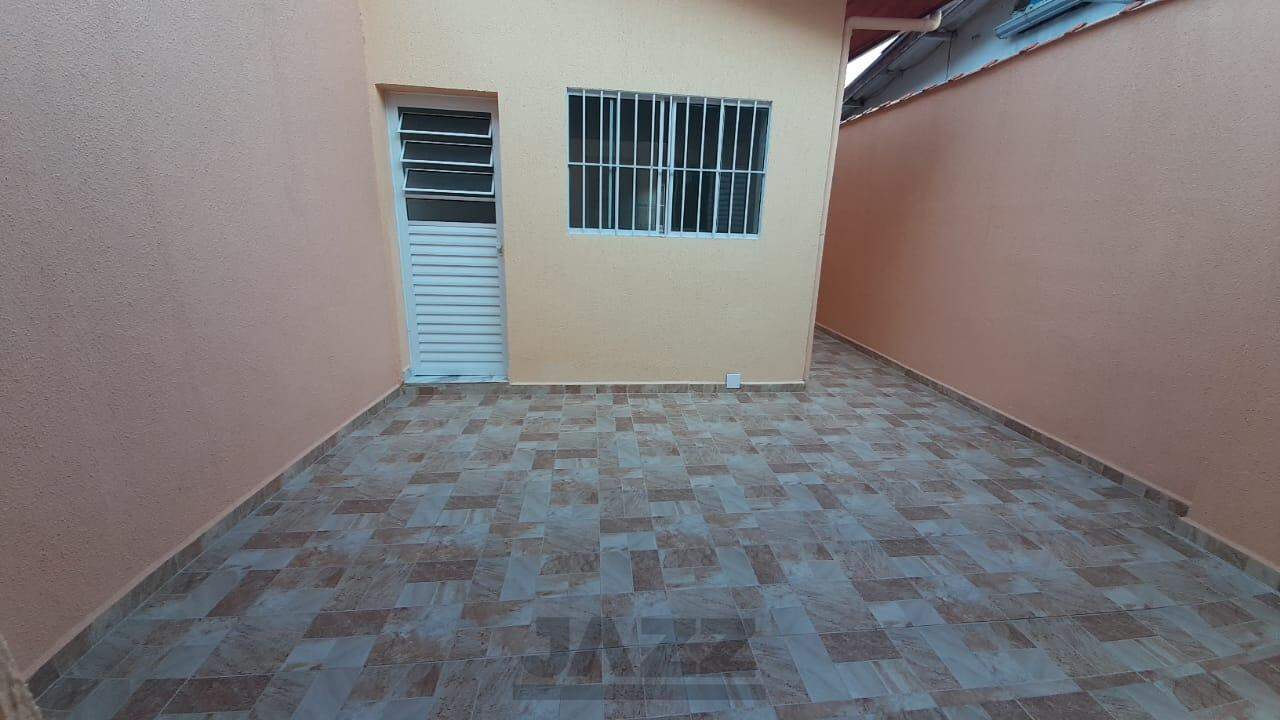 Casa à venda com 3 quartos, 98m² - Foto 2