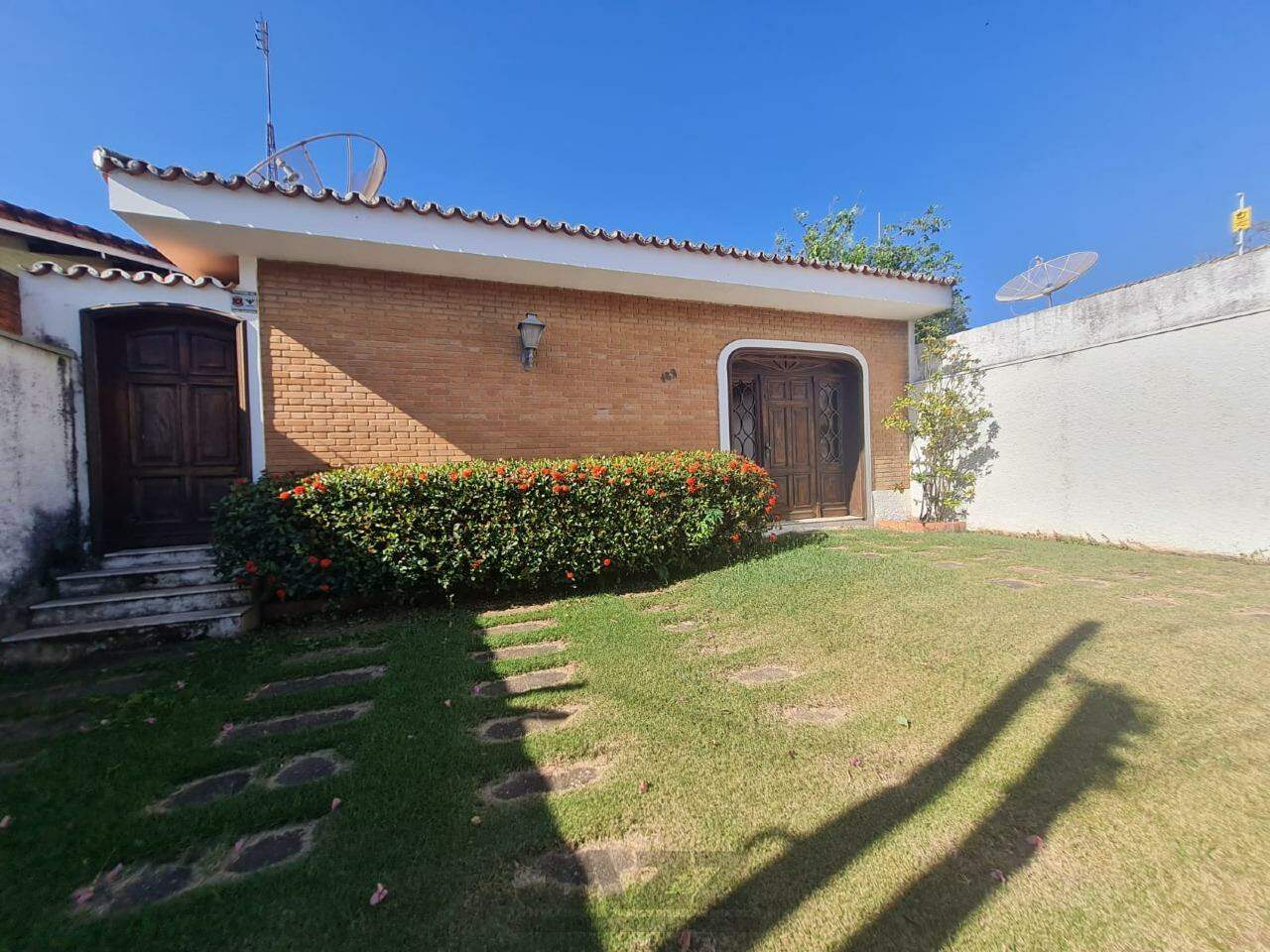 Casa à venda com 3 quartos, 171m² - Foto 2