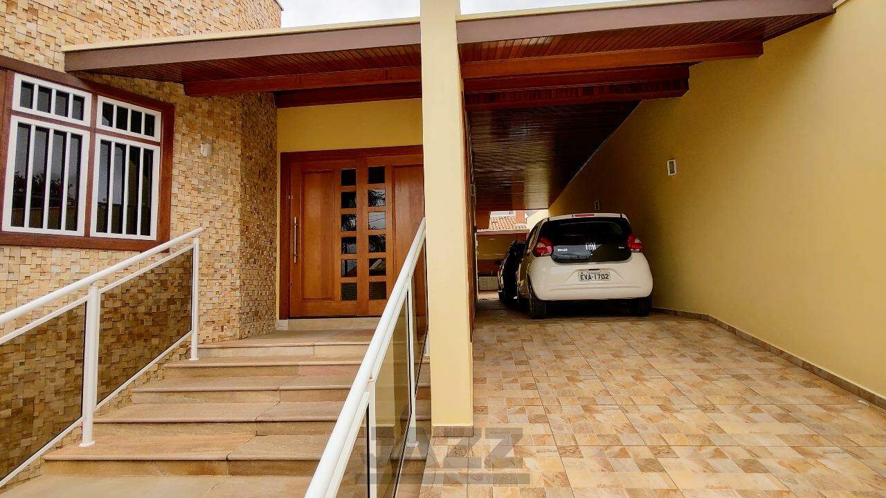 Casa à venda com 3 quartos, 220m² - Foto 3