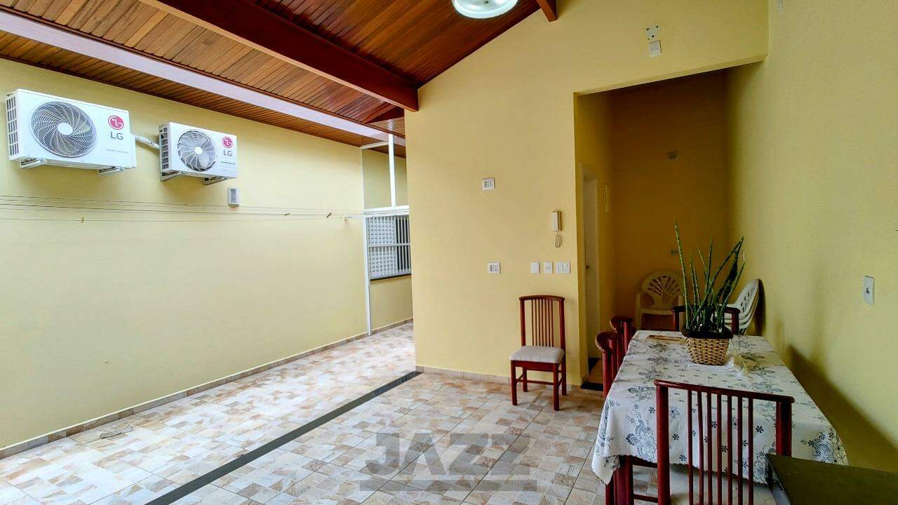 Casa à venda com 3 quartos, 220m² - Foto 28