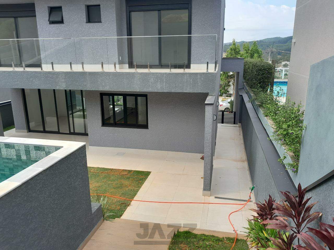 Casa de Condomínio à venda com 4 quartos, 335m² - Foto 4