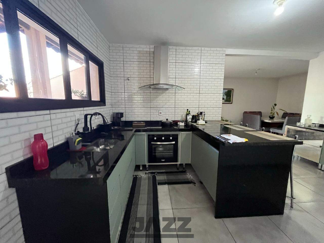 Casa à venda com 2 quartos, 140m² - Foto 11