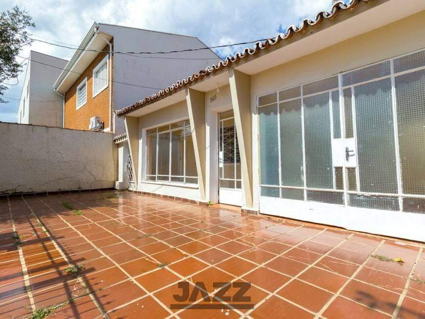 Casa à venda com 3 quartos, 137m² - Foto 1