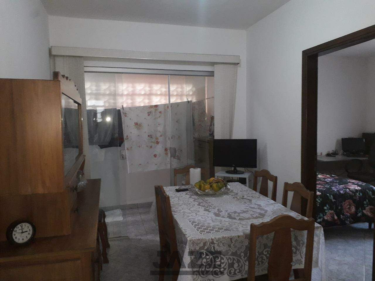 Casa à venda com 5 quartos, 230m² - Foto 4