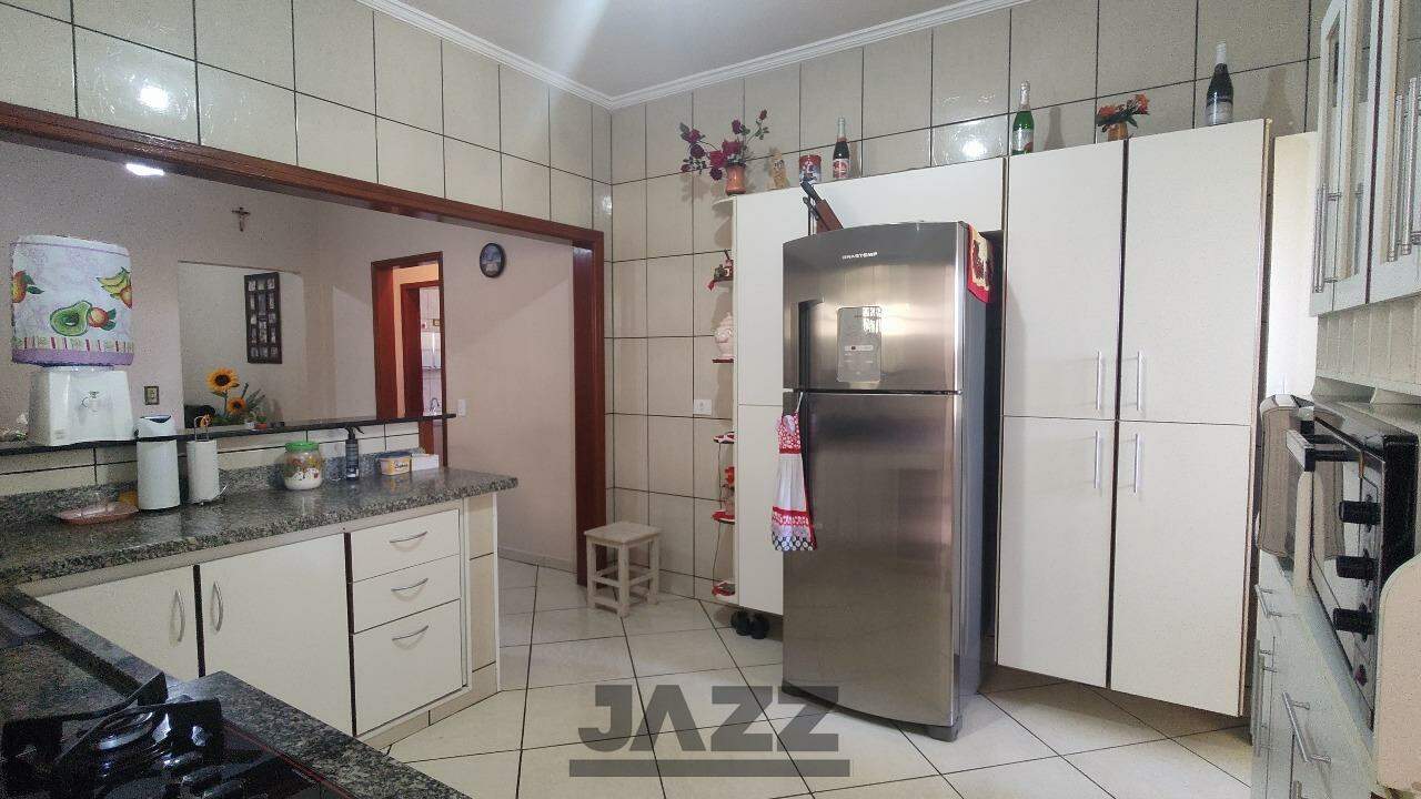 Casa à venda com 3 quartos, 171m² - Foto 9