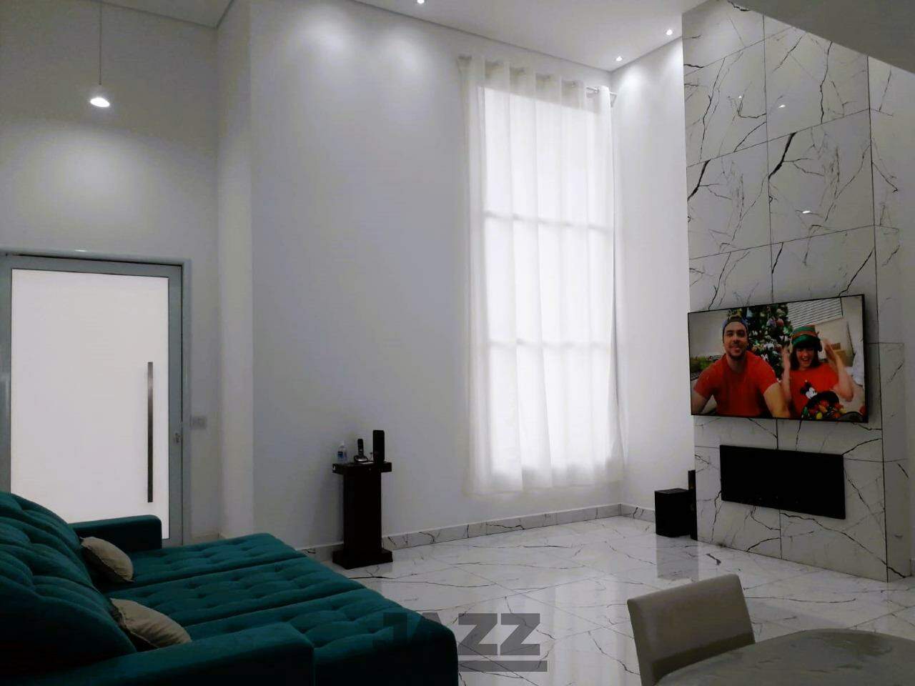 Casa de Condomínio à venda com 3 quartos, 221m² - Foto 1