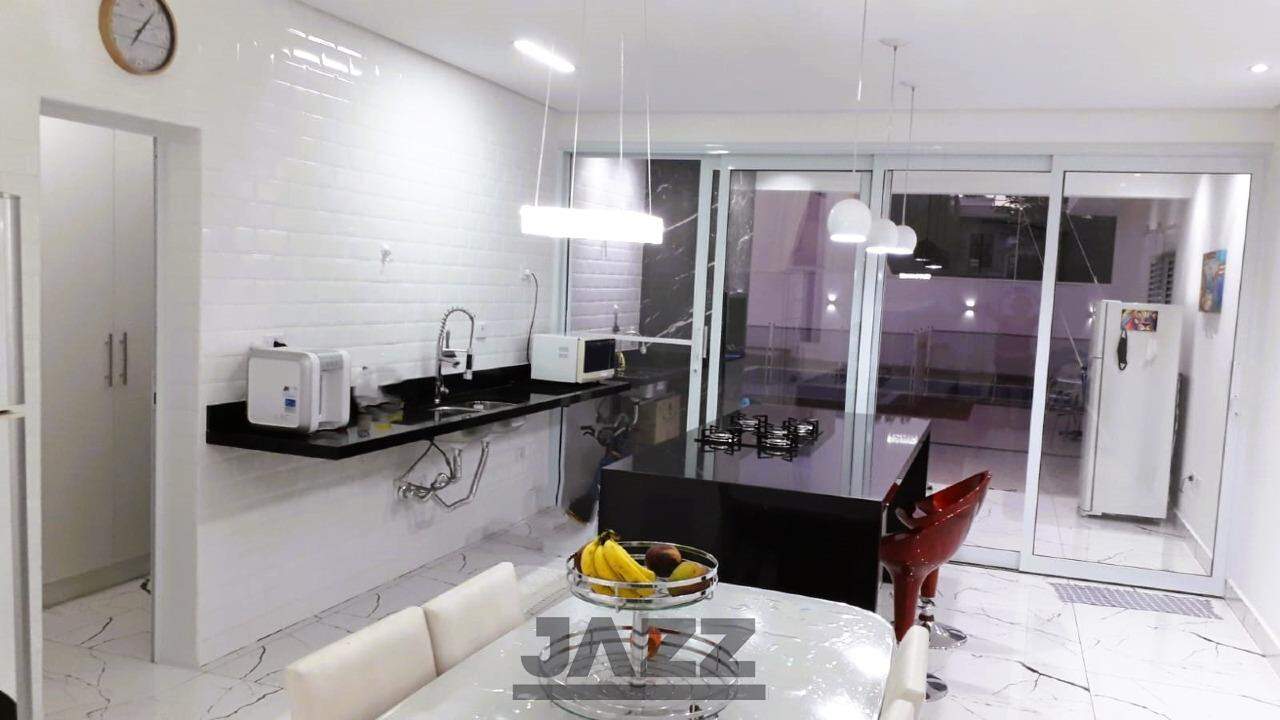 Casa de Condomínio à venda com 3 quartos, 221m² - Foto 3