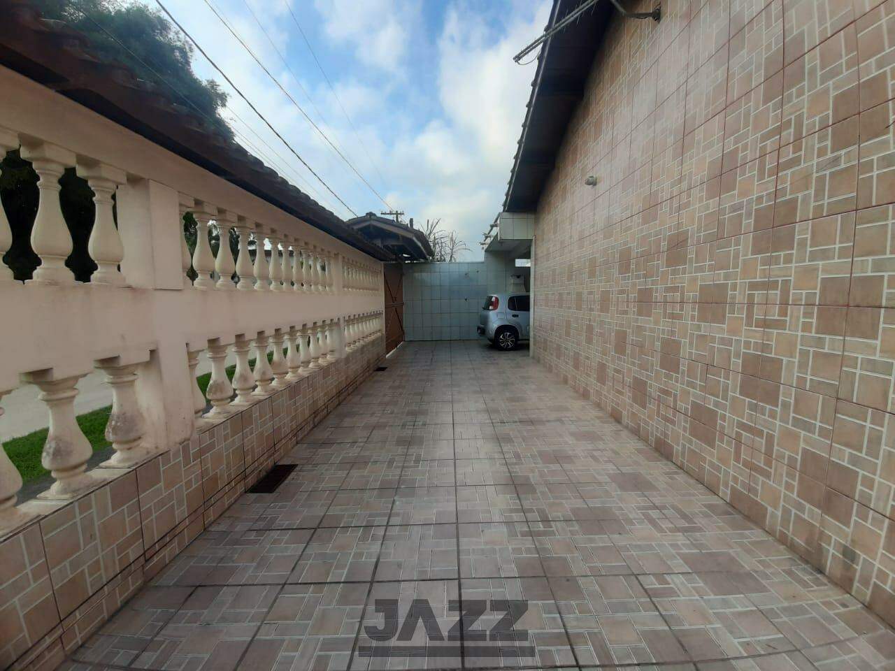 Casa à venda com 2 quartos, 90m² - Foto 3