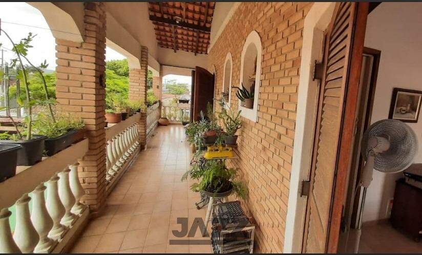 Casa à venda com 6 quartos, 300m² - Foto 24