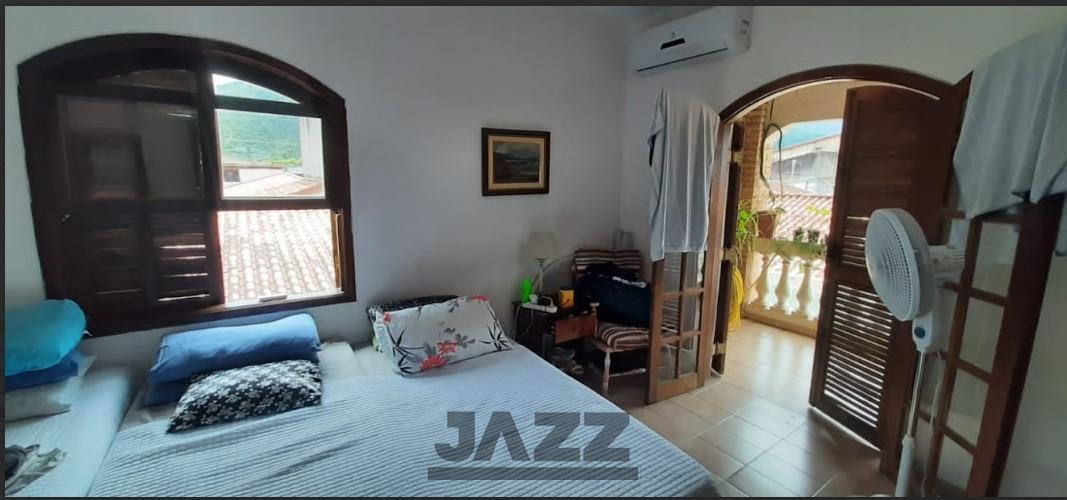 Casa à venda com 6 quartos, 300m² - Foto 18