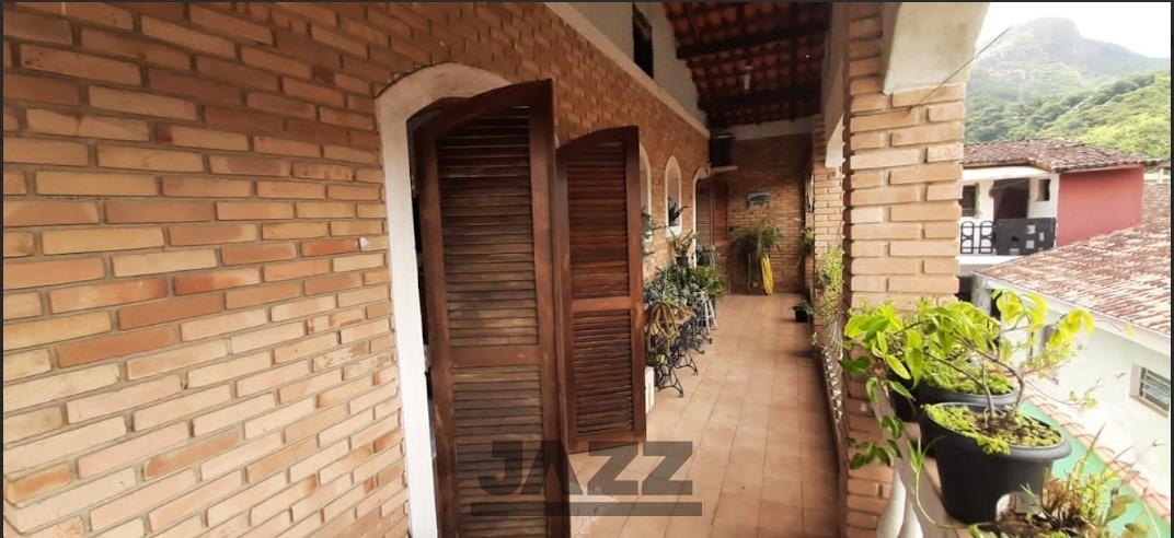 Casa à venda com 6 quartos, 300m² - Foto 25