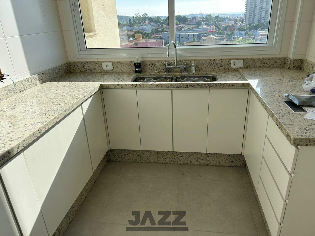 Apartamento à venda com 3 quartos, 162m² - Foto 10