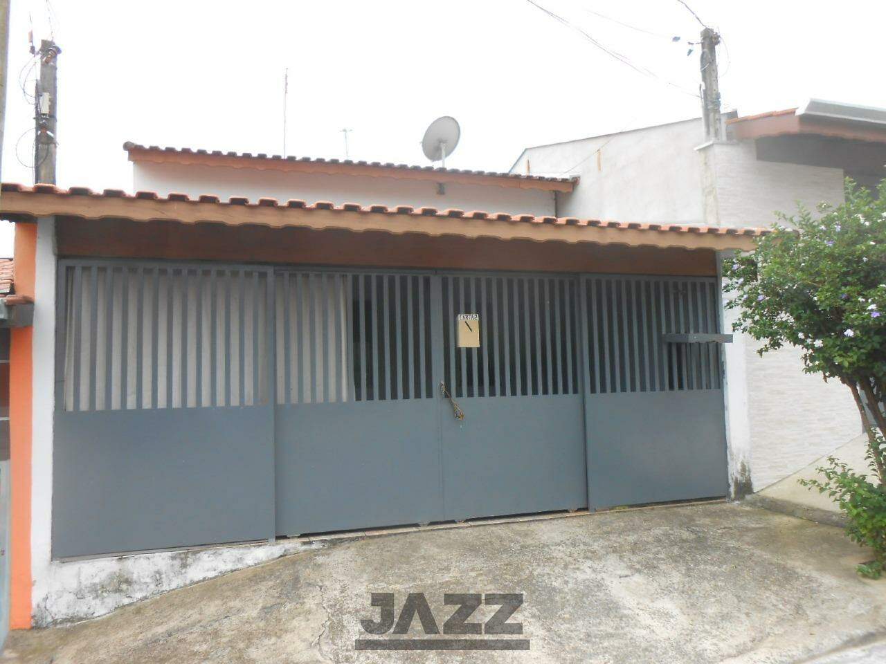 Casa à venda com 5 quartos, 220m² - Foto 1