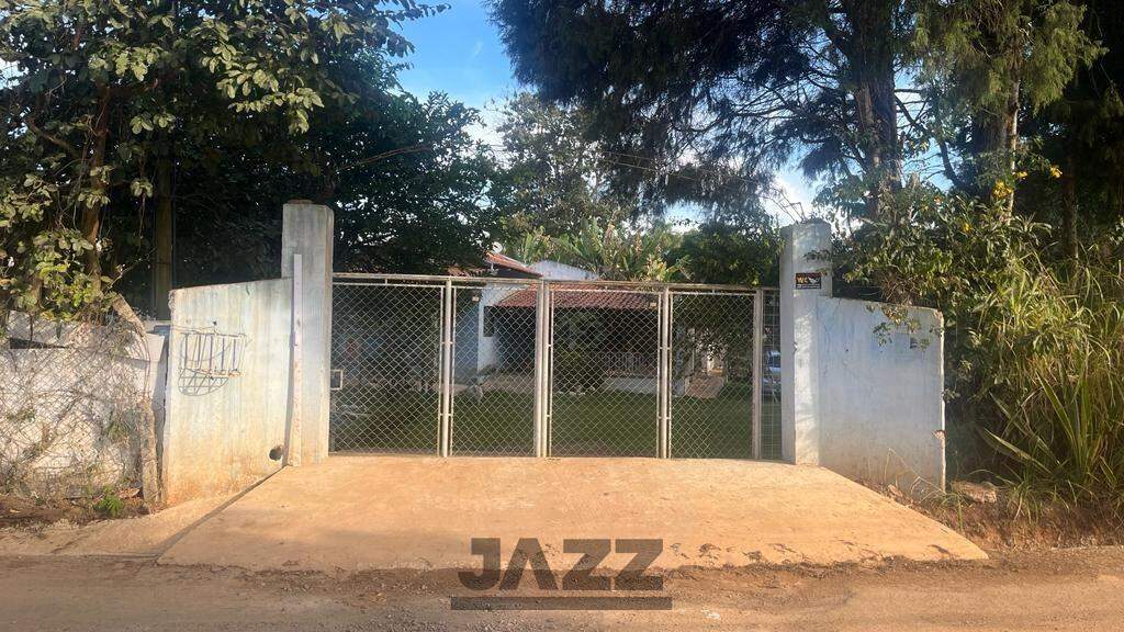 Fazenda à venda com 3 quartos, 200m² - Foto 2