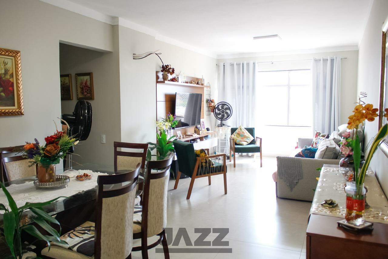 Apartamento à venda com 3 quartos, 156m² - Foto 1