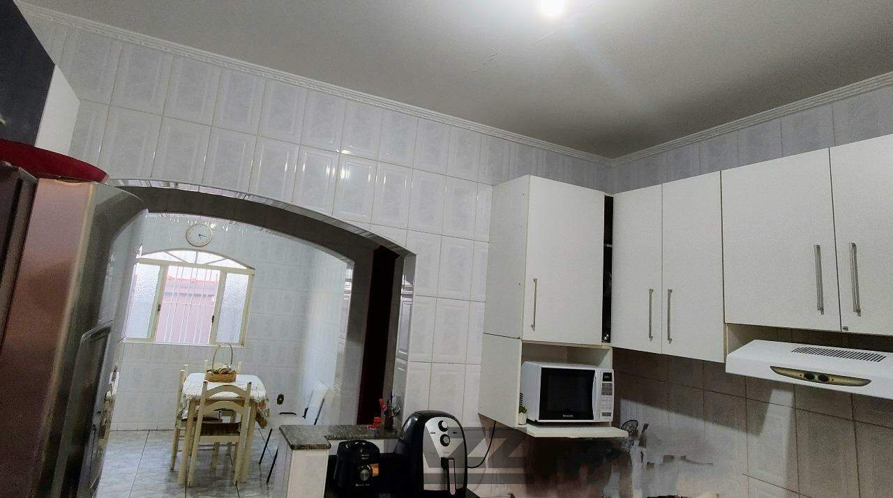 Casa à venda com 3 quartos, 199m² - Foto 12