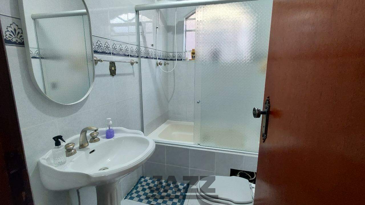 Casa à venda com 3 quartos, 199m² - Foto 18