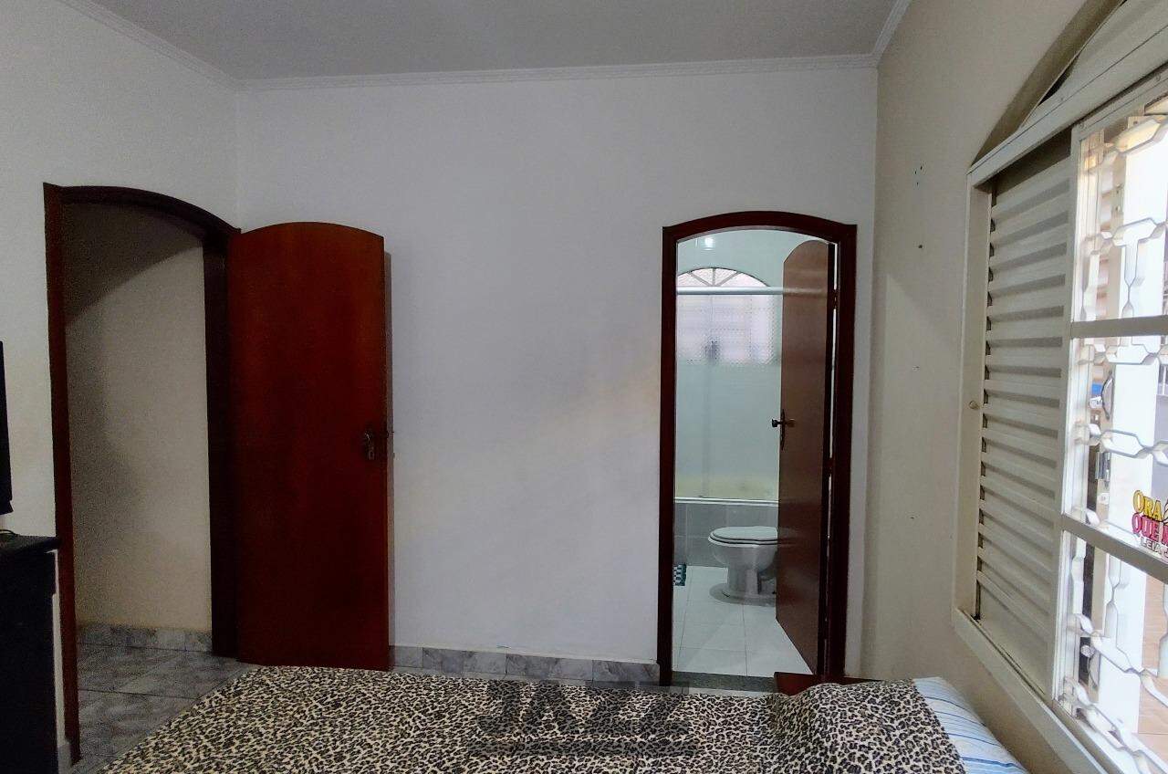 Casa à venda com 3 quartos, 199m² - Foto 17