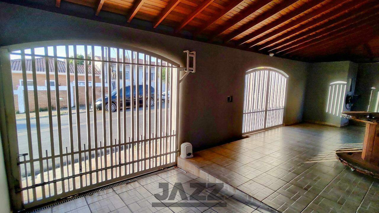 Casa à venda com 3 quartos, 199m² - Foto 2