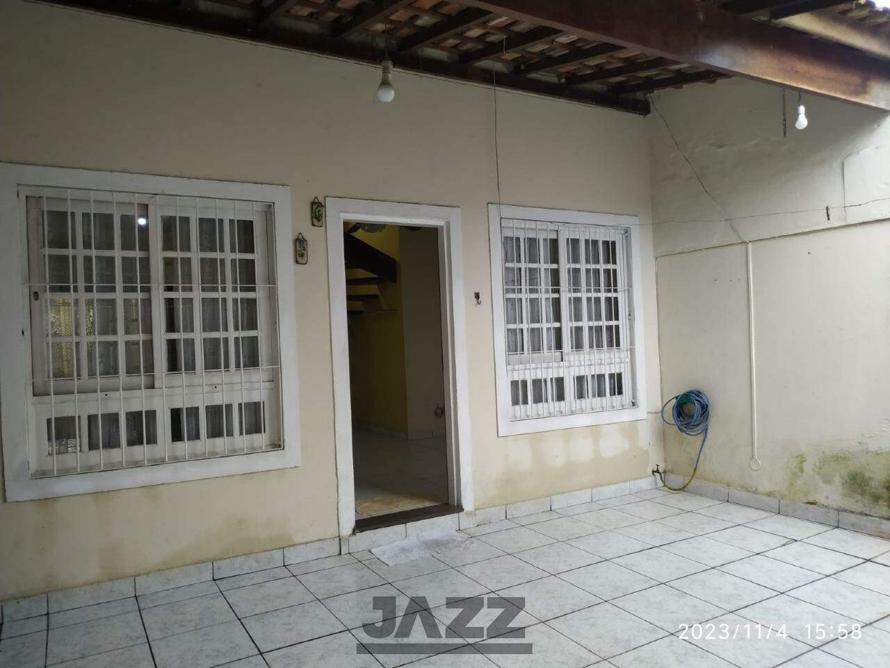 Casa à venda com 2 quartos, 71m² - Foto 9