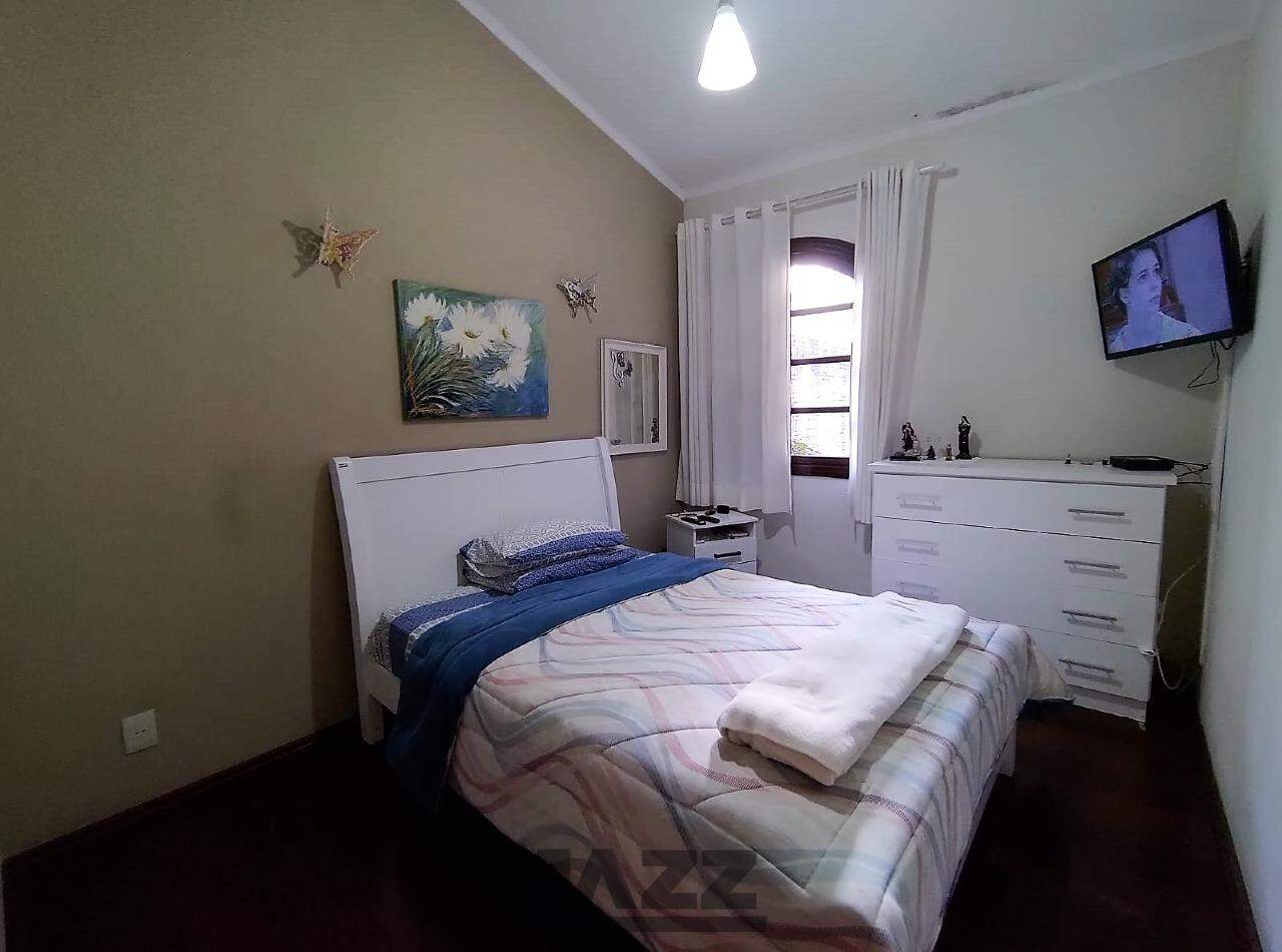 Casa à venda com 3 quartos, 211m² - Foto 14