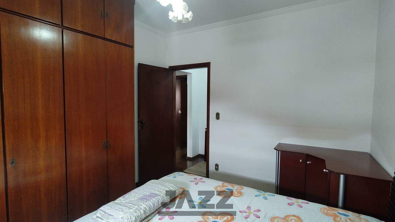 Casa à venda com 5 quartos, 300m² - Foto 17