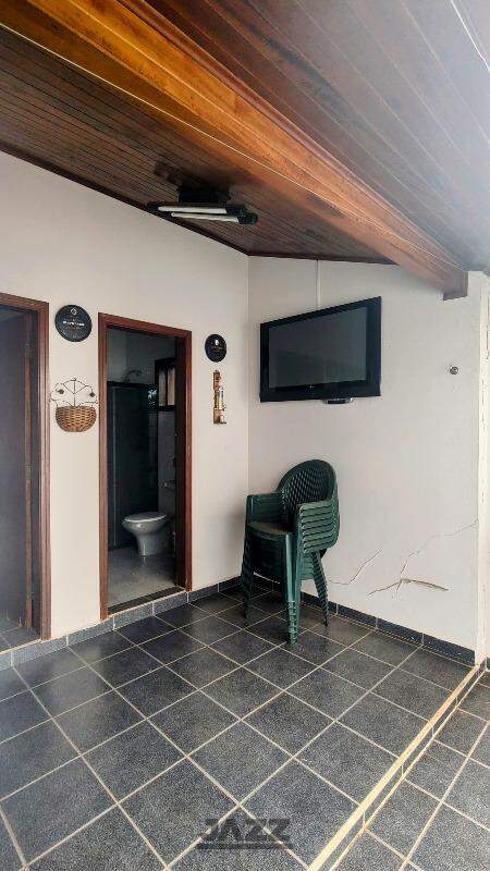 Casa à venda com 5 quartos, 300m² - Foto 37