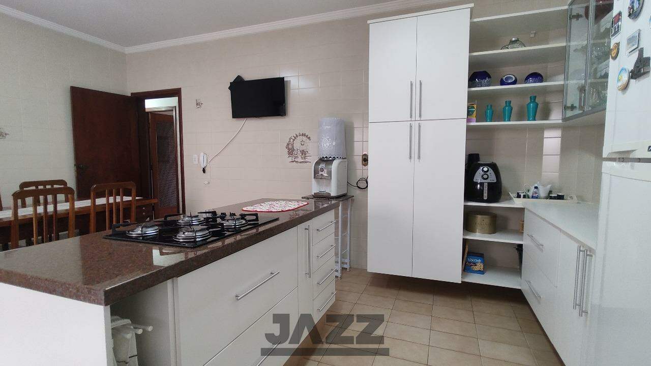 Casa à venda com 5 quartos, 300m² - Foto 10