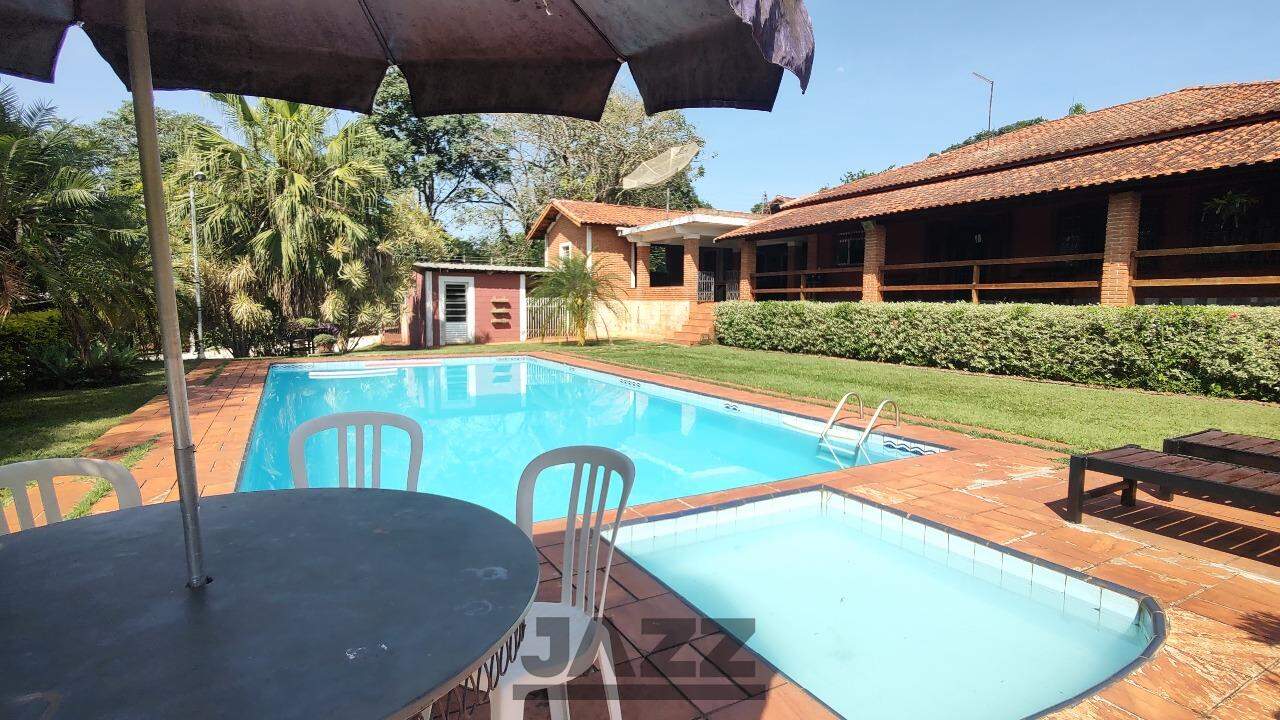 Fazenda à venda com 6 quartos, 650m² - Foto 1